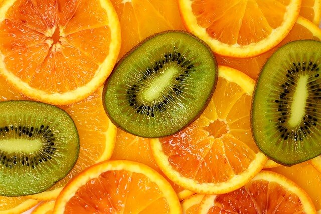 qué alimentos tienen más vitamina C