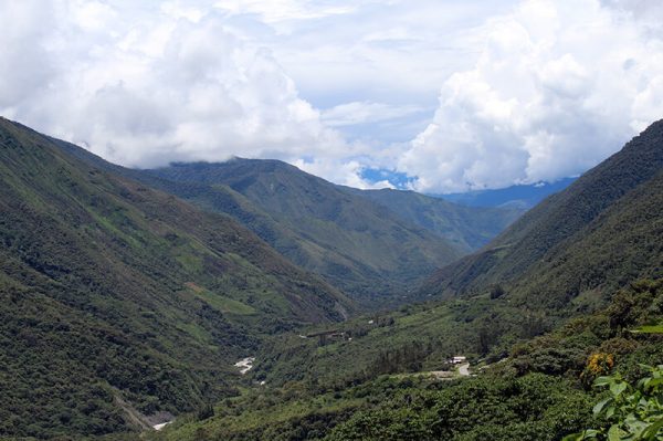 paisajes camino a la hidroelectrica (machu picchu) paisajes camino a la hidroelectrica (machu picchu)